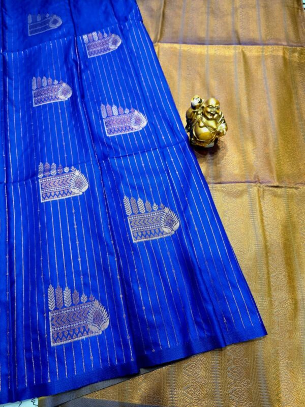 Vairaoosi Soft Semi Silk Borderless Blue