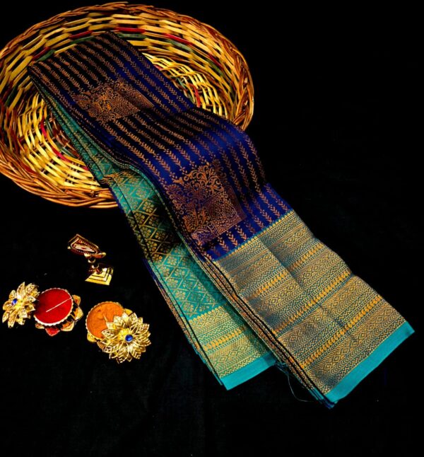 Vairaoosi Kubera – Royal Blue